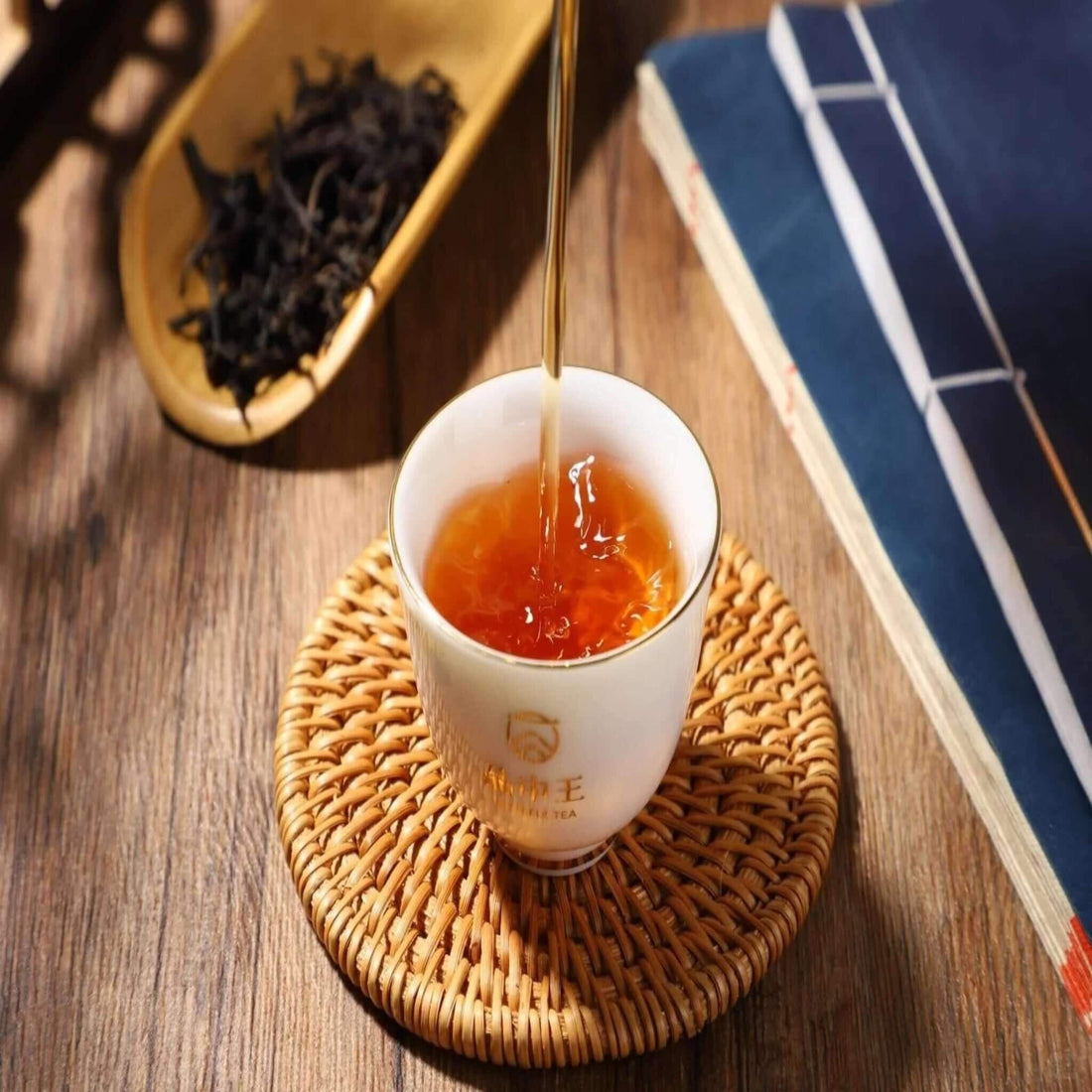 Discover the Rich History, Varieties, and Health Benefits of Oolong Tea: A Guide to China's Finest Semi-Fermented Teas